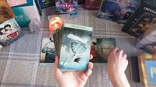 Who is thinking about you? Tarot card reading.