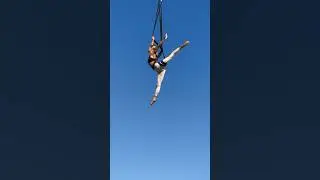 #aerialist #aerialstraps #strap #aerialloops #loops #aerialtraining #aerialsequence #circus