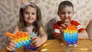 Поп ит pop it попит симпл димпл Алиса и Аким показывают новые игрушки