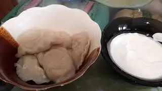 Как есть вареники со сметаной.