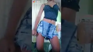 Menina dançando