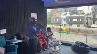 Thali Bharkar Lai re Khichado Shyam Baba bhajan at Casa Karaoke Bangalore