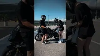 Она уже заглушку заднего сиденья купила 😱 Футболка АРТ: 209322450 с принтом, 208445635 без принта