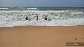 Odisha beech ka injoy kar rahe hain