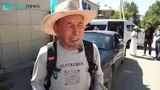 Марафонец Сарсенбай Котырашов отправился в новый пеший тур из Усть-Каменогорска (видео)