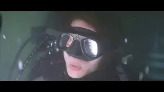 James Bond VS a female scuba diver in a wreck (+bonus scene)