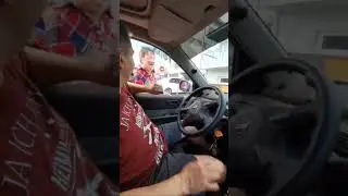поехал не как все😄