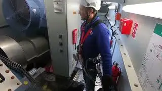 Son en boucle d'une éolienne qui tourne la nuit... Le bruit qui gêne les gens...