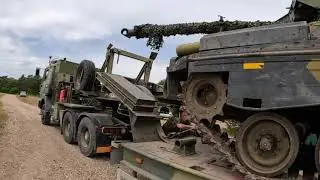 MAN TRUCK Heavy Military Transport - Offloading M41 Tank - MAN TRUCK
