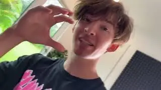 Flamingo give’s a Office tour