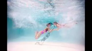 Underwater Sisters Child Photographer
