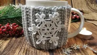 НОВОГОДНИЙ ЧЕХОЛ НА КРУЖКУ крючком/ МК/ KNITTED COVER ON a MUG hook.