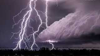 Epic Australian lightning barrage