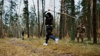 Кидаемся палками и кaкaшкaми в лесу | Осенний влог