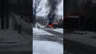 Росія очніться..... вам заливають дезінформацію в уши... нас атакує Путін