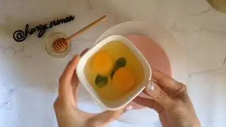 Клубничные блинчики с мёдом