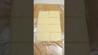 applesauce and gelatin dessert