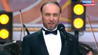 Солист Донбасс Оперы Максим Алексейчук на Красной площади