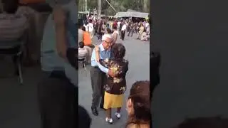 Aí dança