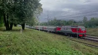 ЭП2К с пассажирским поездом