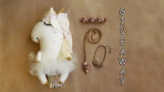 Весенний giveaway! Розыгрыш украшений с цветами и игрушки единорожки в инстаграмме.