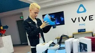Inside World's First Physical VR Store!