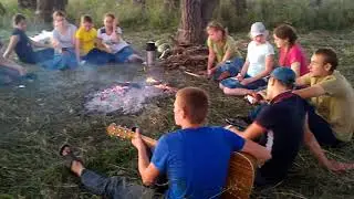 Спускается вечер на землю...
