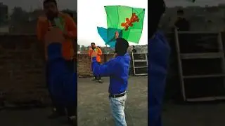Flying biggest kite #kiteflying #kite #kitefestival #lohri #kitefighting