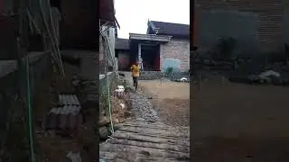 Lucu, seorang bocil lagi bertengkar yang disalahin temennya.  Wkwkwk