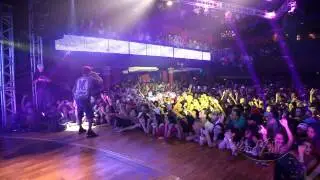 Boy do Charmes cantando Onde Eu Chego Eu Paro Tudo no Cabral (10/03)