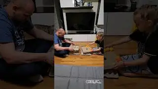 Самодельная игра на координацию движений.