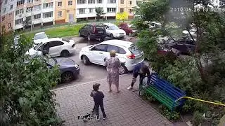 Воронеж, ДТП: Ребенок во дворе попал под авто