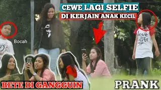 PRANK BOCAH || gangguin cewek yang sedang berselfie||prank indonesia
