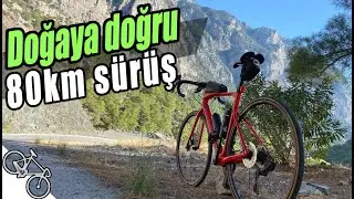 Sabah erken saatte Batı yönünde dağların arasında harika bir sürüş