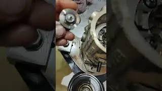 Вскрытие ТНВД с terex, обнаружен липкий налет, даём рекомендации как избежать рецидива. ТНВД Мастер