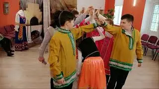 "Забавы русской старины" Игра "Ручеек"