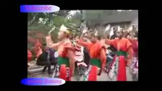 LUCU NENEK heboh joget goyang dumang