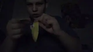 (Asmr)eating a banana