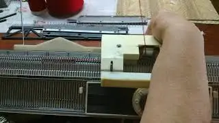 Вяжем ажурную оборку на двухфонтурной вязальной машине Каскад