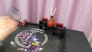 4 Королевы: Кто за Вами Следит и Зачем?