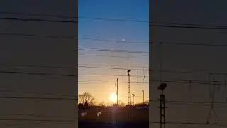 Зимой  солнце и луна вместе
