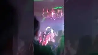 " Слово пацана" , а можно саундтрек из фильма. Сейчас так заказывают эту песню