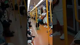 музыка в Мадридском метро
