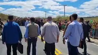 Estão achando que é fácil parar o Bolsonaro com tudo isso ao lado dele