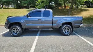 Toyota Tacoma Pre runner 2010( Walk Around)