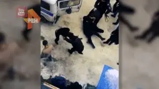 Массовая драка между полицейскими и местными жителями в Дагестане