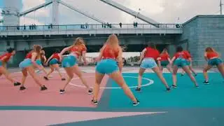 Sexy rus kızı twerk yapıyor 👅