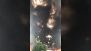 Загорелся грузовик с силиконовым маслом (Аньхой, Китай)