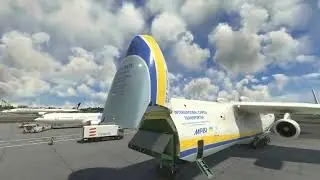Microsoft Flight Simulator - Antonov AN-225 Mriya landing at Singapore Changi Airport and unloading