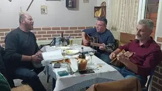 ''Ησουνα ξυπόλητη'' στο Ταβερνάκι του Στράτου στο Ψυχικό ( Σερρών)